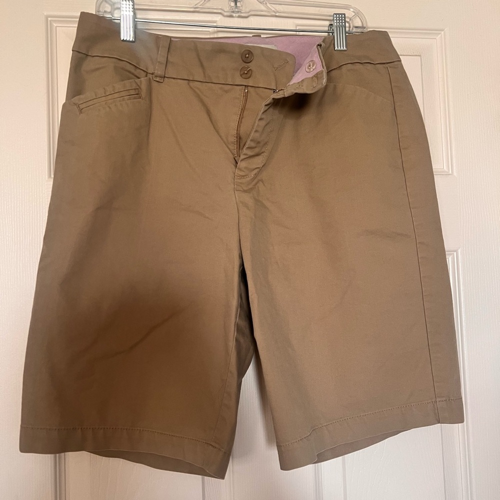 TWO pair of size 12 women’s Docker Shorts - Picture 9 of 9